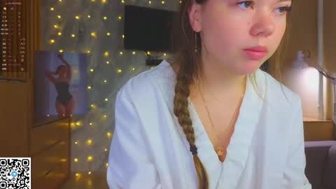 Snapshot of miss_bubbles chatting on 12-17-25, 01:22 Sandy online show from 12-17-25, 01:22