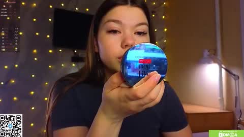 Snapshot of miss_bubbles chatting on 02-20-26, 12:40 Sandy online show from 02-20-26, 12:40