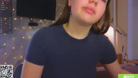 Snapshot of miss_bubbles chatting on 02-25-26, 12:42 Sandy online show from 02-25-26, 12:42