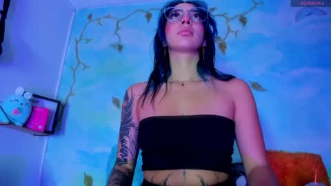 miss_evans_ online show from 04-21-26, 01:07