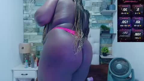 miss_evans_ online show from 05-18-26, 01:39