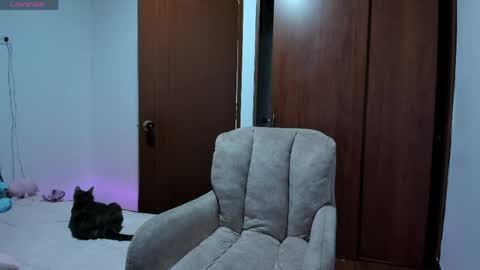 insta    online show from 04-25-26, 03:09