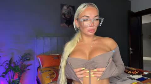 Jess online show from 06-19-26, 06:34