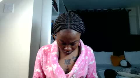 Miss Kiarrafit online show from 06-09-26, 05:41