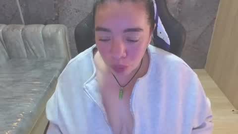 miss_lesly_cn online show from 07-06-26, 03:03