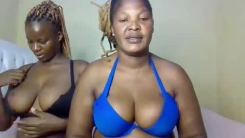 Snapshot of miss_milly1 chatting on 05-12-26, 10:01 MILLY online show from 05-12-26, 10:01