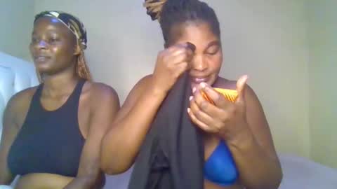 Snapshot of miss_milly1 chatting on 05-28-26, 12:13 MILLY online show from 05-28-26, 12:13