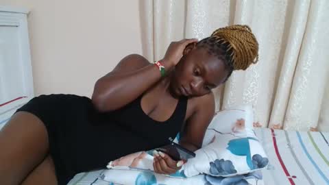 Snapshot of miss_monroee chatting on 04-20-26, 07:11 monroe online show from 04-20-26, 07:11