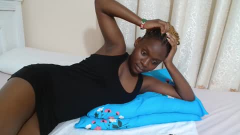 Snapshot of miss_monroee chatting on 04-21-26, 06:55 monroe online show from 04-21-26, 06:55