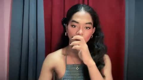 Snapshot of miss_veron_xoxo chatting on 11-11-25, 10:15 miss_veron_xoxo online show from 11-11-25, 10:15