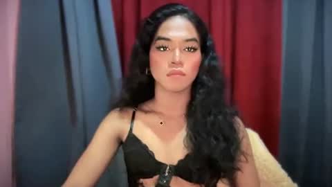 Snapshot of miss_veron_xoxo chatting on 11-13-25, 08:24 miss_veron_xoxo online show from 11-13-25, 08:24