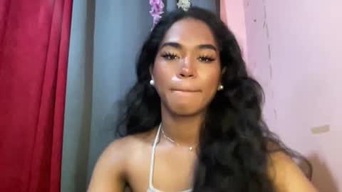 Snapshot of miss_veron_xoxo chatting on 03-26-26, 01:01 miss_veron_xoxo online show from 03-26-26, 01:01