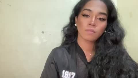 Snapshot of miss_veron_xoxo chatting on 03-26-26, 04:23 miss_veron_xoxo online show from 03-26-26, 04:23