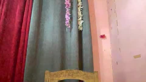 Snapshot of miss_veron_xoxo chatting on 03-30-26, 01:28 miss_veron_xoxo online show from 03-30-26, 01:28