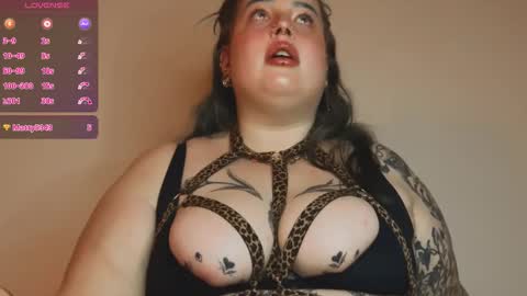 Miss Bika online show from 10-31-25, 06:20