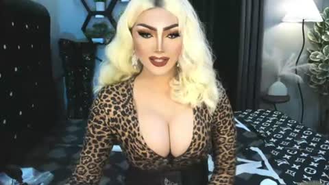 Snapshot of misschannel4sub chatting on 06-09-26, 01:23 PRIESTESS CHANNEL online show from 06-09-26, 01:23