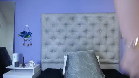 Snapshot of missellien chatting on 07-11-26, 04:04 Angela online show from 07-11-26, 04:04