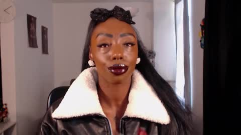 Emilie Diaz online show from 03-28-26, 12:49