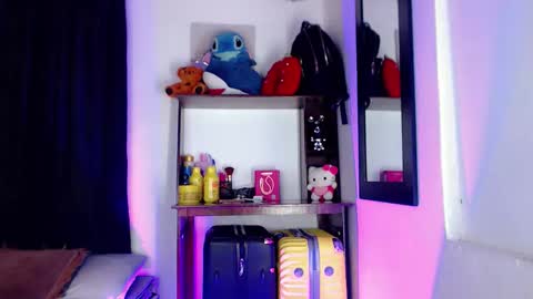 Snapshot of missfer_bigdick chatting on 04-23-26, 04:09 Fer online show from 04-23-26, 04:09