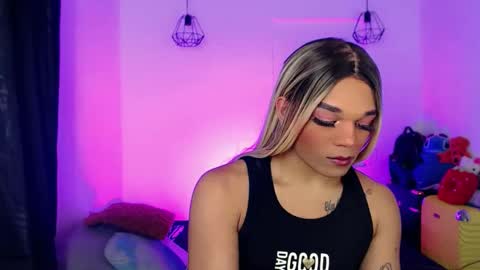 Snapshot of missfer_bigdick chatting on 05-06-26, 11:10 Fer online show from 05-06-26, 11:10