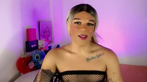 Snapshot of missfer_bigdick chatting on 05-15-26, 10:50 Fer online show from 05-15-26, 10:50