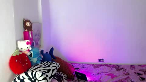 Snapshot of missfer_bigdick chatting on 05-21-26, 06:59 Fer online show from 05-21-26, 06:59