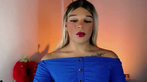 Snapshot of missfer_bigdick chatting on 05-23-26, 01:11 Fer online show from 05-23-26, 01:11