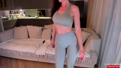 Lauren online show from 11-18-25, 09:03