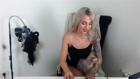 MissJenny7 online show from 12-18-24, 10:02