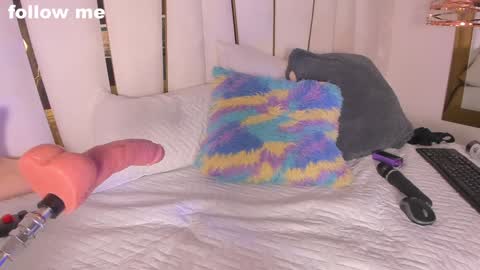 Snapshot of missjuliaa_ chatting on 12-19-24, 02:57 A N N Y online show from 12-19-24, 02:57
