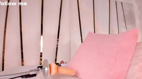 Snapshot of missjuliaa_ chatting on 02-23-25, 02:57 A N N Y online show from 02-23-25, 02:57