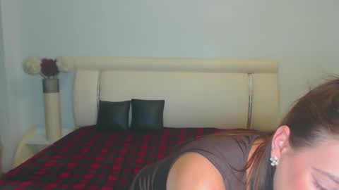 Khloe online show from 09-27-25, 02:27