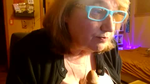MissKittyFox online show from 04-14-26, 05:02