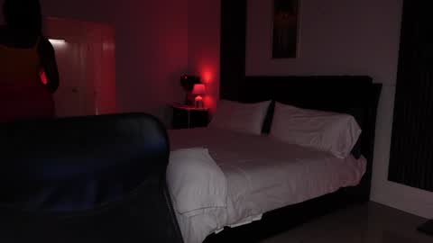 Miss K online show from 03-25-26, 12:33