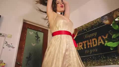 Lullu online show from 05-15-26, 01:18