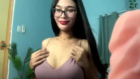 missminervaa online show from 10-05-25, 03:54