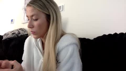 Alyssa online show from 05-06-26, 03:17