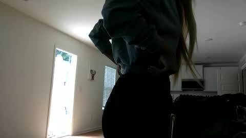 Alyssa online show from 05-20-26, 03:07