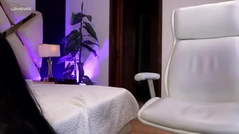 Fernanda Davila online show from 05-20-26, 11:11