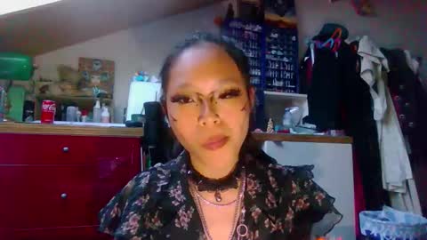 Snapshot of missversatile chatting on 05-12-26, 05:10 Miss Versatile online show from 05-12-26, 05:10