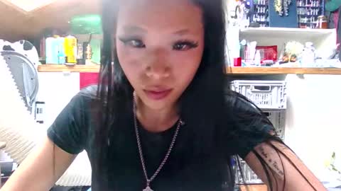 Snapshot of missversatile chatting on 06-02-26, 05:37 Miss Versatile online show from 06-02-26, 05:37