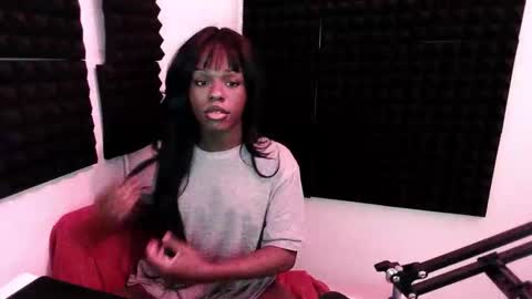 Snapshot of missymixingmiss chatting on 01-06-26, 06:33 lauren online show from 01-06-26, 06:33