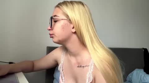 Snapshot of missyrattana chatting on 07-19-26, 04:27 Lucy online show from 07-19-26, 04:27