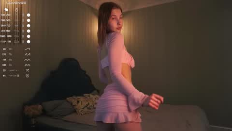 Snapshot of mist_mia chatting on 03-14-26, 04:56 Mia online show from 03-14-26, 04:56