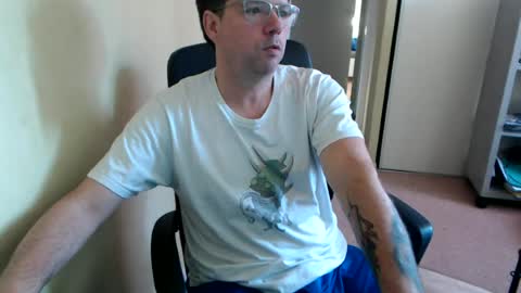 Snapshot of mistercoeur1 chatting on 06-17-26, 07:00 mistercoeur online show from 06-17-26, 07:00
