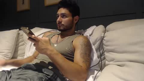 mistersam33 online show from 01-12-25, 05:24