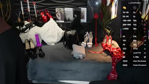 Darsy online show from 04-14-26, 02:01