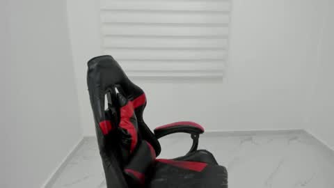 Snapshot of mistress_findom chatting on 07-11-26, 05:32 mistress_findom online show from 07-11-26, 05:32