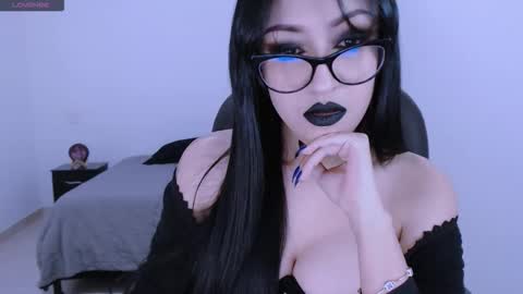 Snapshot of mistress_zafirah chatting on 02-23-26, 01:14 Mistress online show from 02-23-26, 01:14