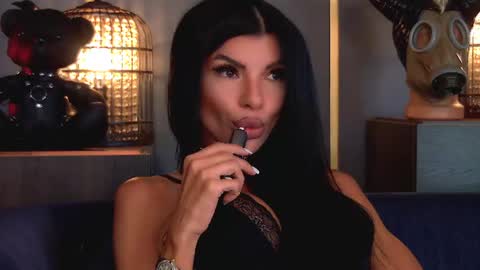 Elenia online show from 07-22-26, 12:08